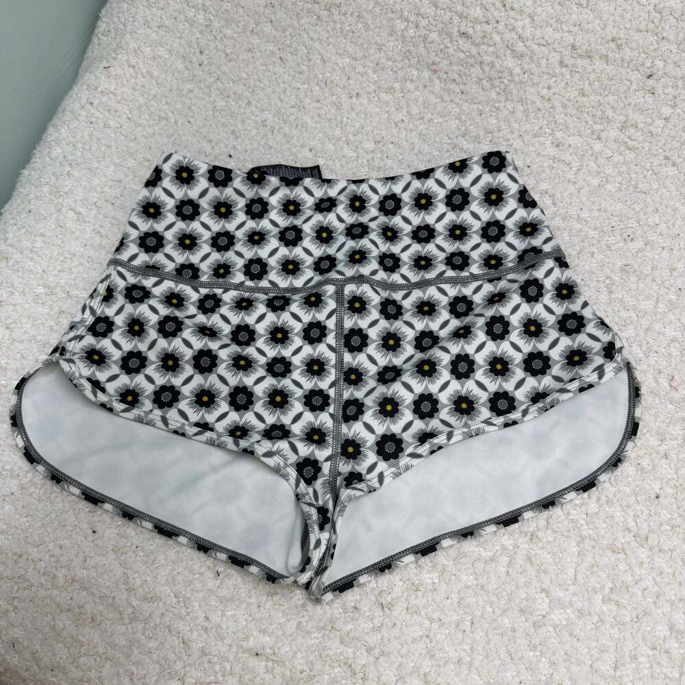 Savage X Fenty Mod High-Waist Hot Short in Black/White Floral Size 4-6